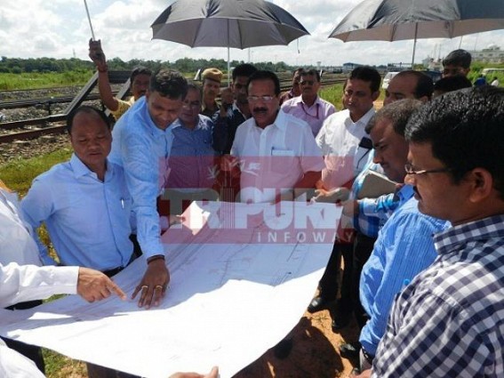Union Minister inspects Indo-Bangla railway project